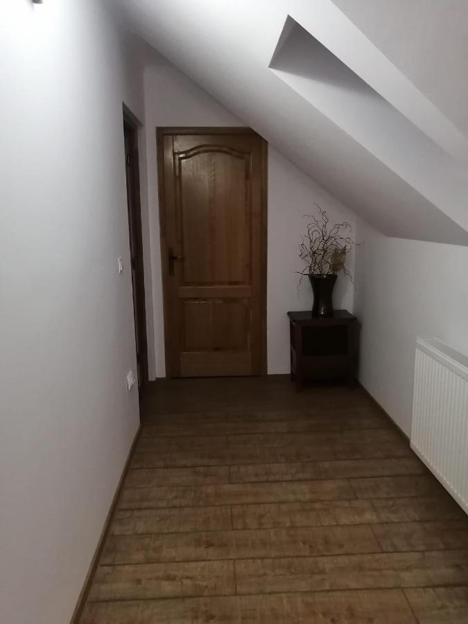 Casa Continentelor Ξενοδοχείο Cimpulung Εξωτερικό φωτογραφία