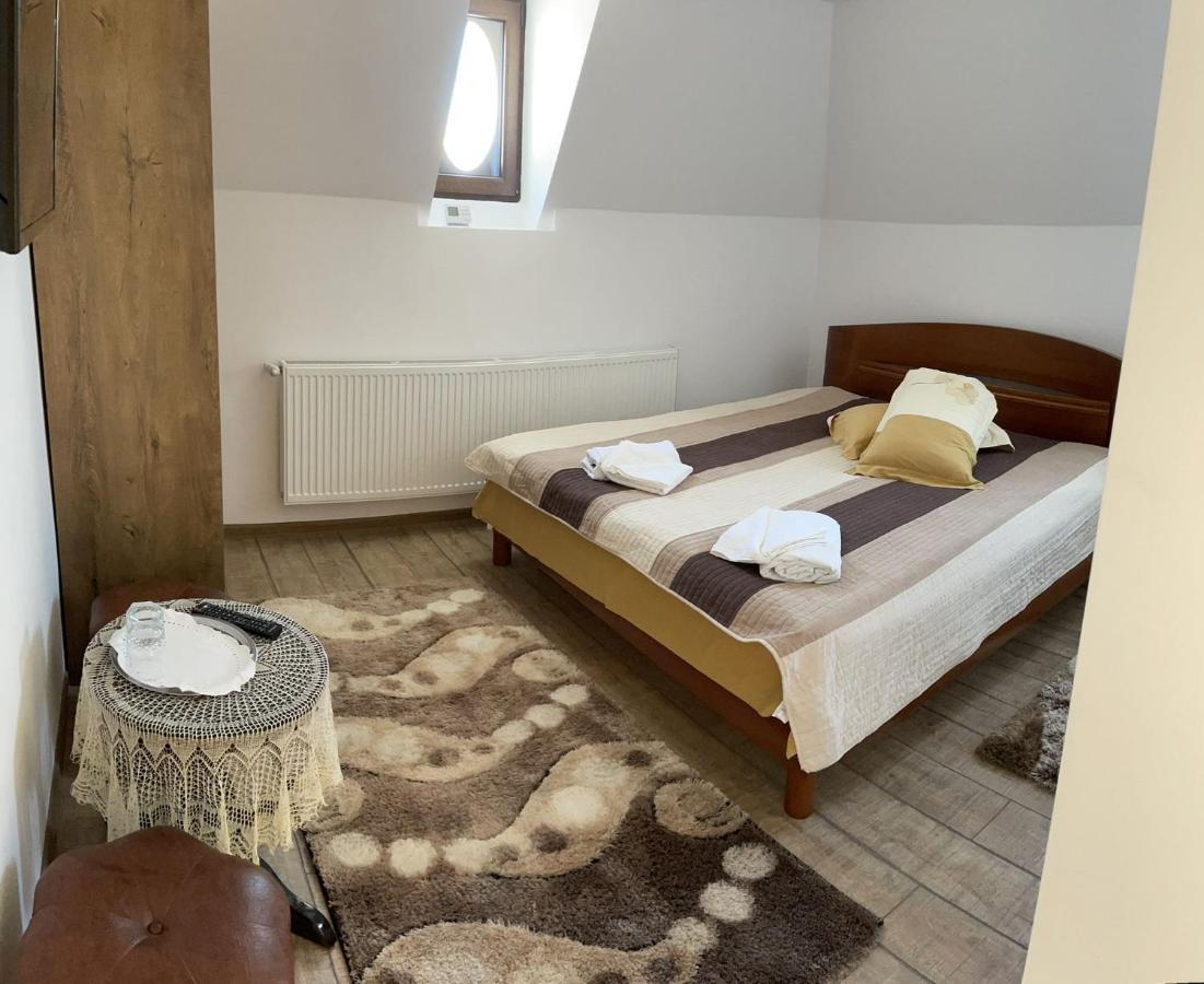 Casa Continentelor Ξενοδοχείο Cimpulung Εξωτερικό φωτογραφία