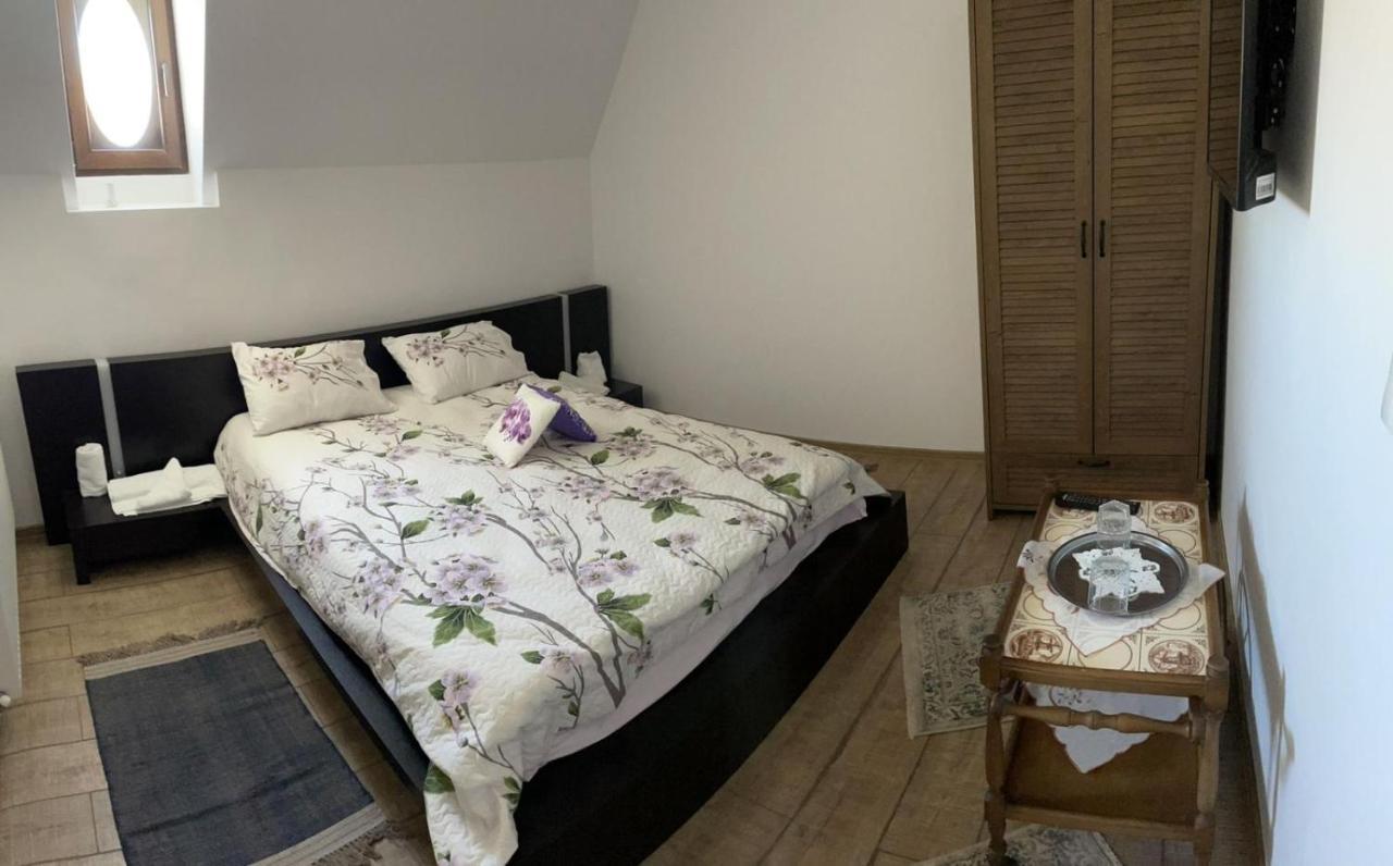 Casa Continentelor Ξενοδοχείο Cimpulung Εξωτερικό φωτογραφία