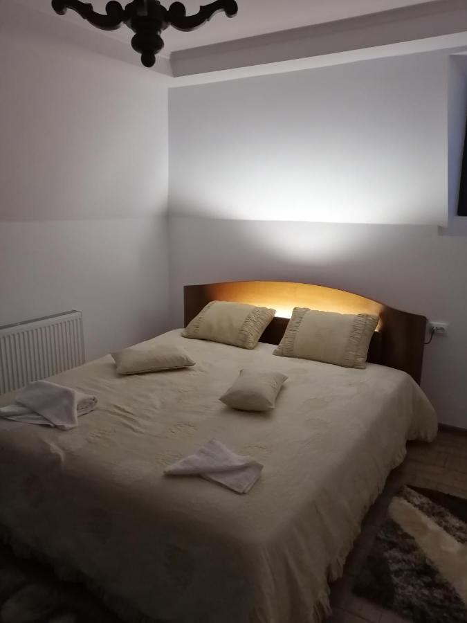 Casa Continentelor Ξενοδοχείο Cimpulung Εξωτερικό φωτογραφία