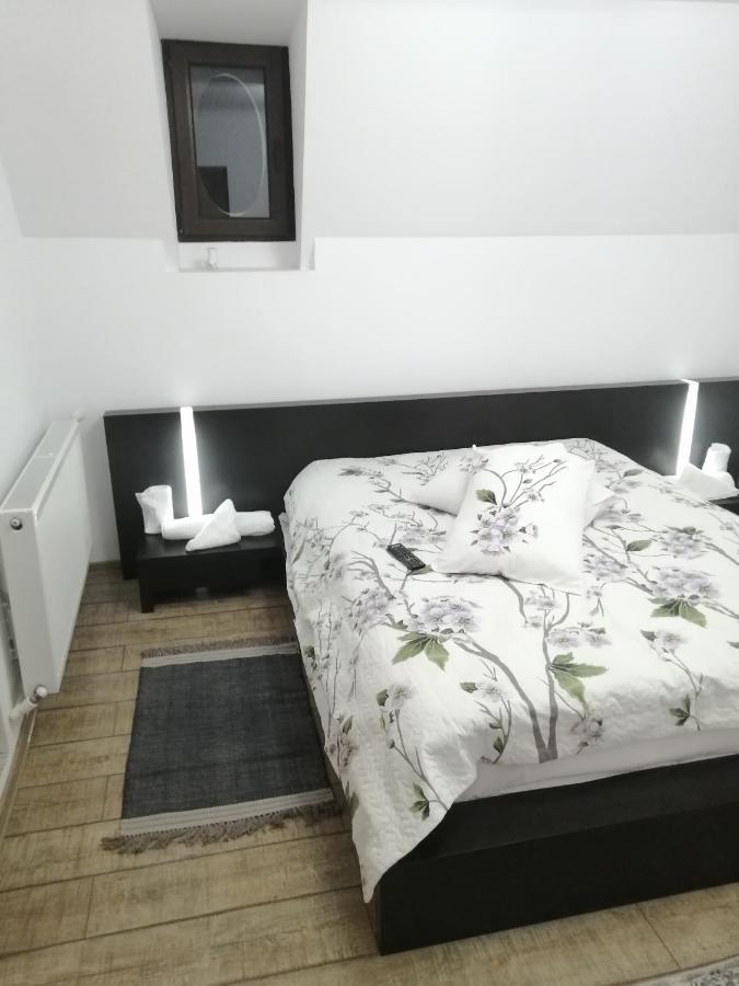 Casa Continentelor Ξενοδοχείο Cimpulung Εξωτερικό φωτογραφία