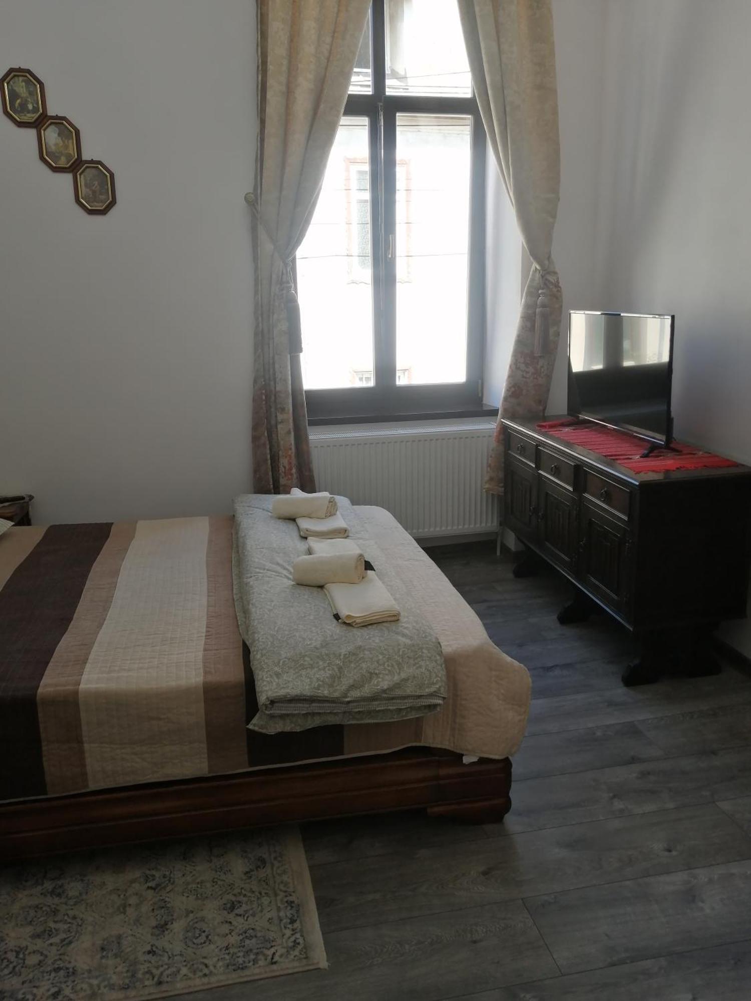 Casa Continentelor Ξενοδοχείο Cimpulung Εξωτερικό φωτογραφία