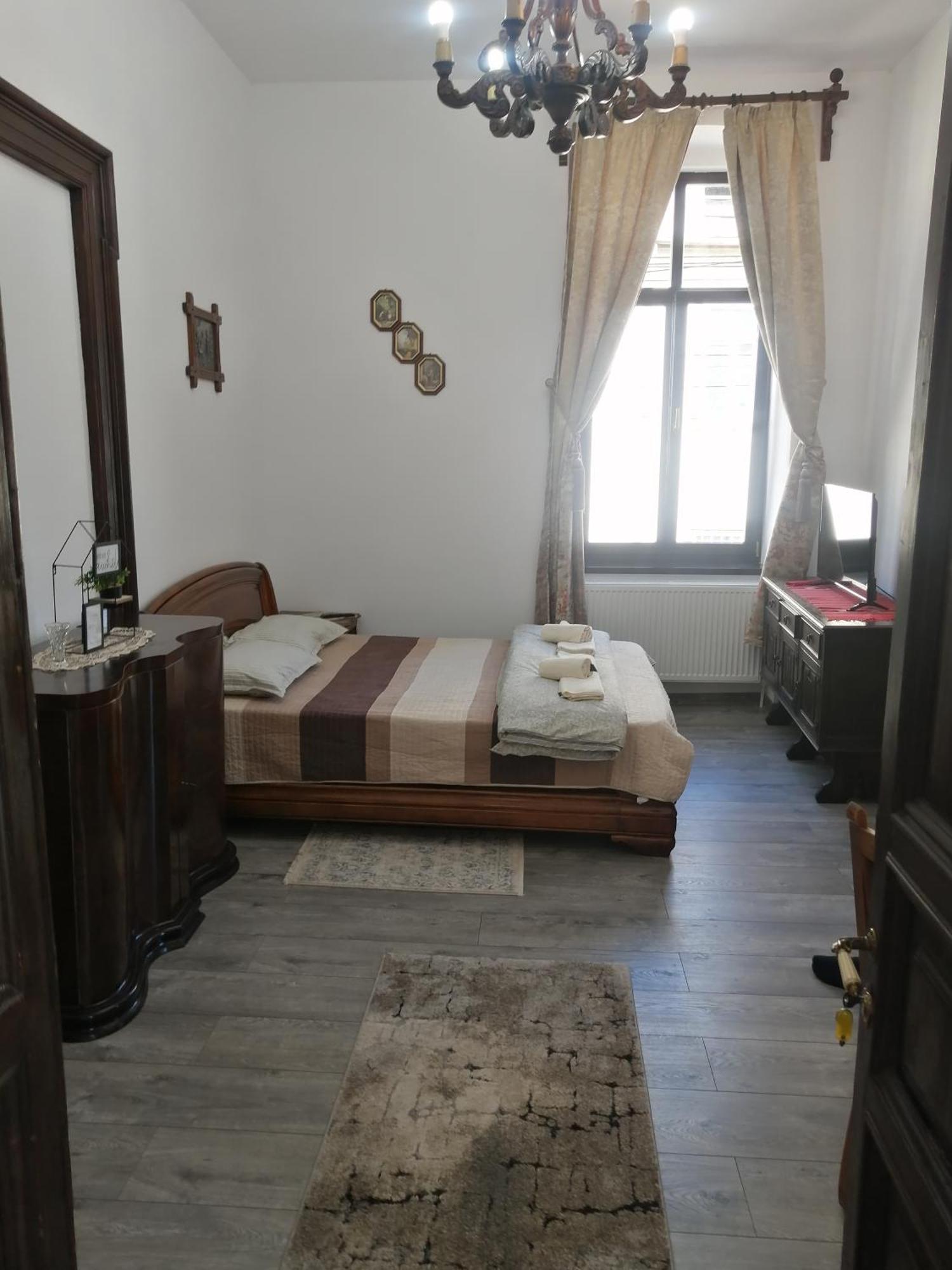 Casa Continentelor Ξενοδοχείο Cimpulung Εξωτερικό φωτογραφία