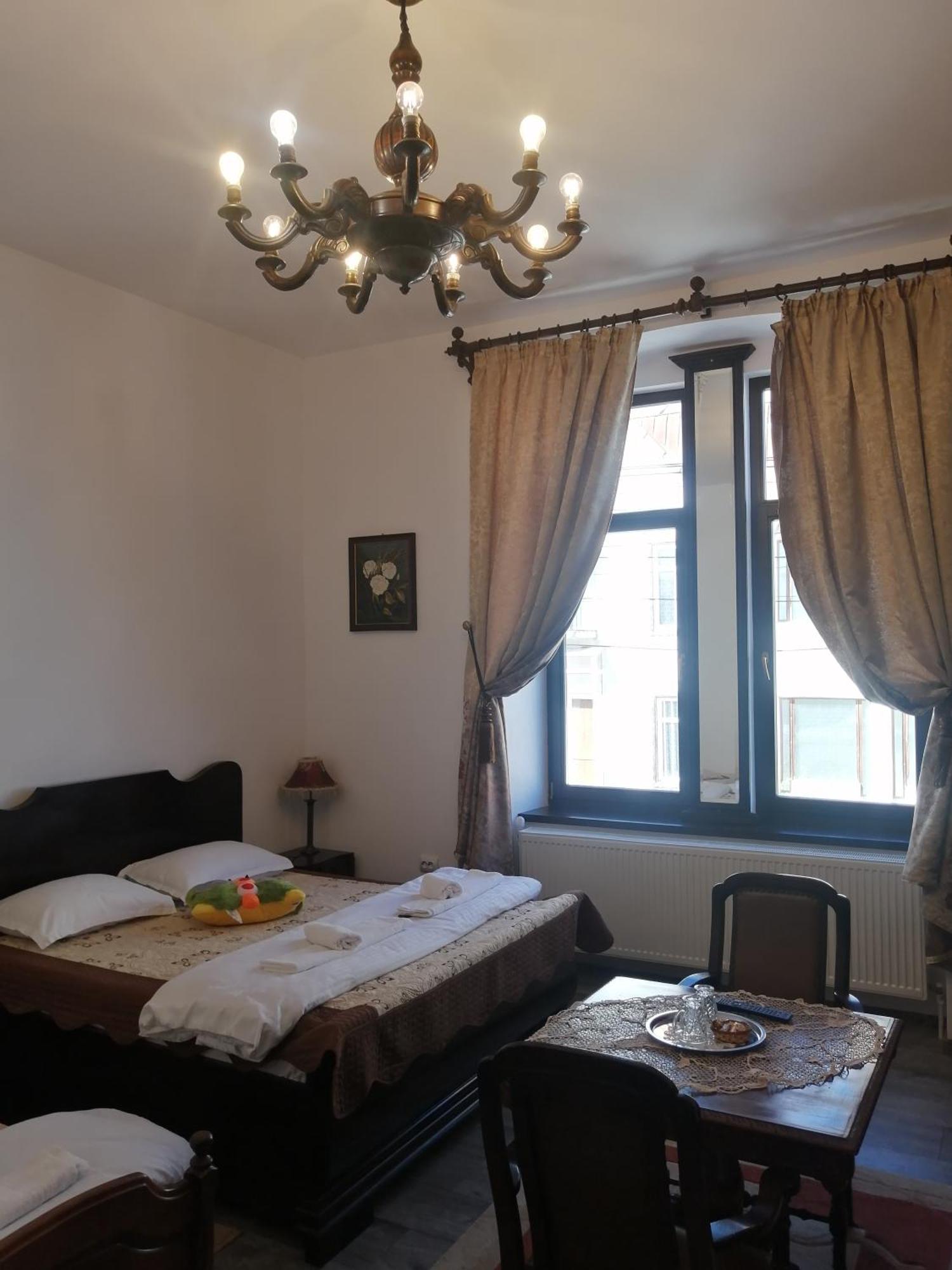 Casa Continentelor Ξενοδοχείο Cimpulung Εξωτερικό φωτογραφία