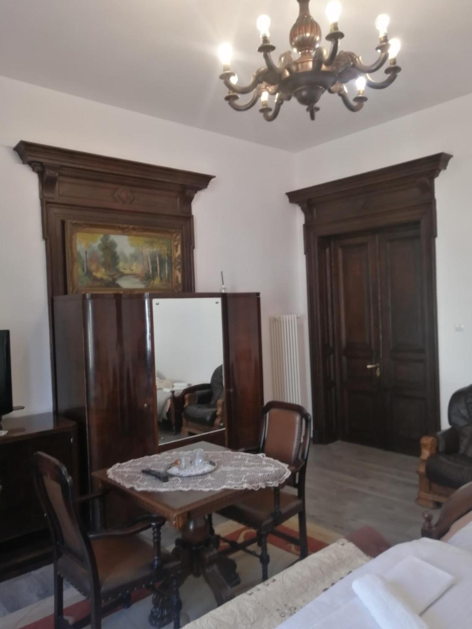 Casa Continentelor Ξενοδοχείο Cimpulung Εξωτερικό φωτογραφία